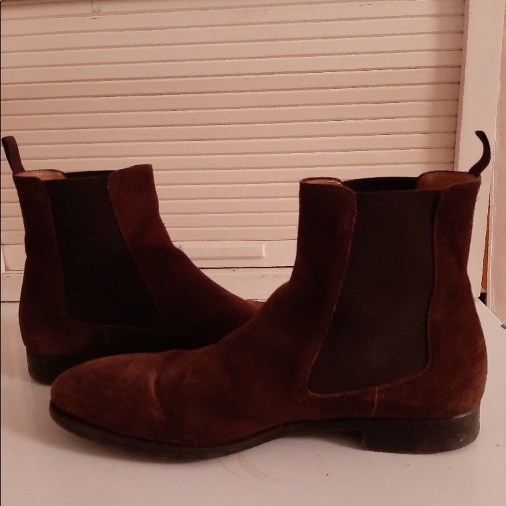 Magnanni Suede Chelsea Boots, Like new